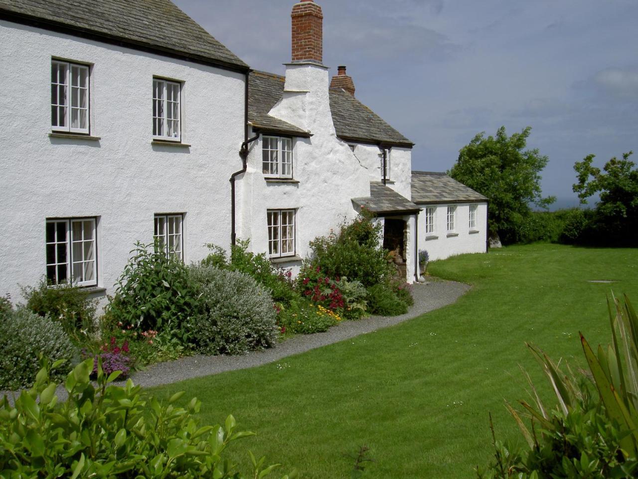 Lower Tresmorn Farmhouse Crackington Haven 외부 사진